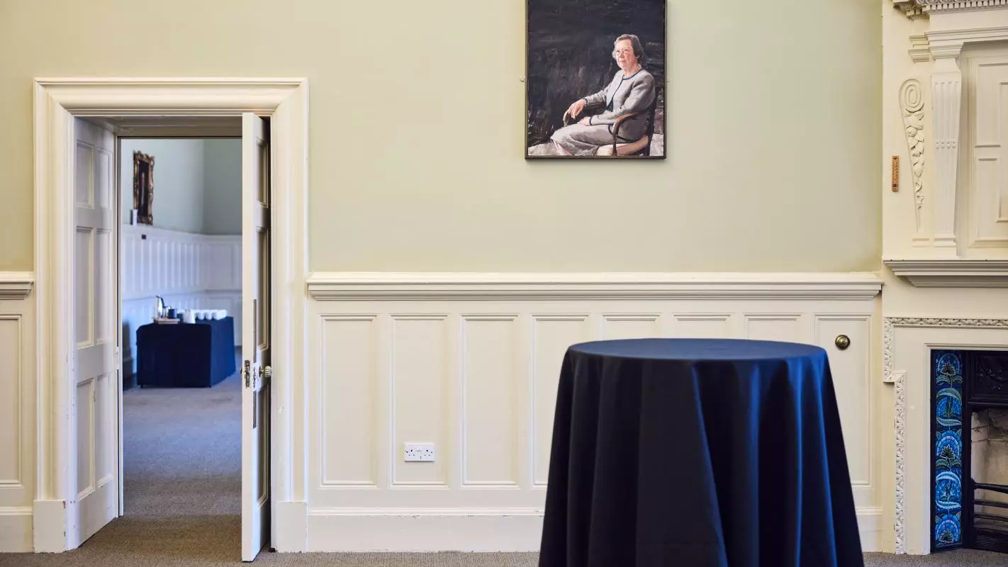 Room 8 with Poseur Tables